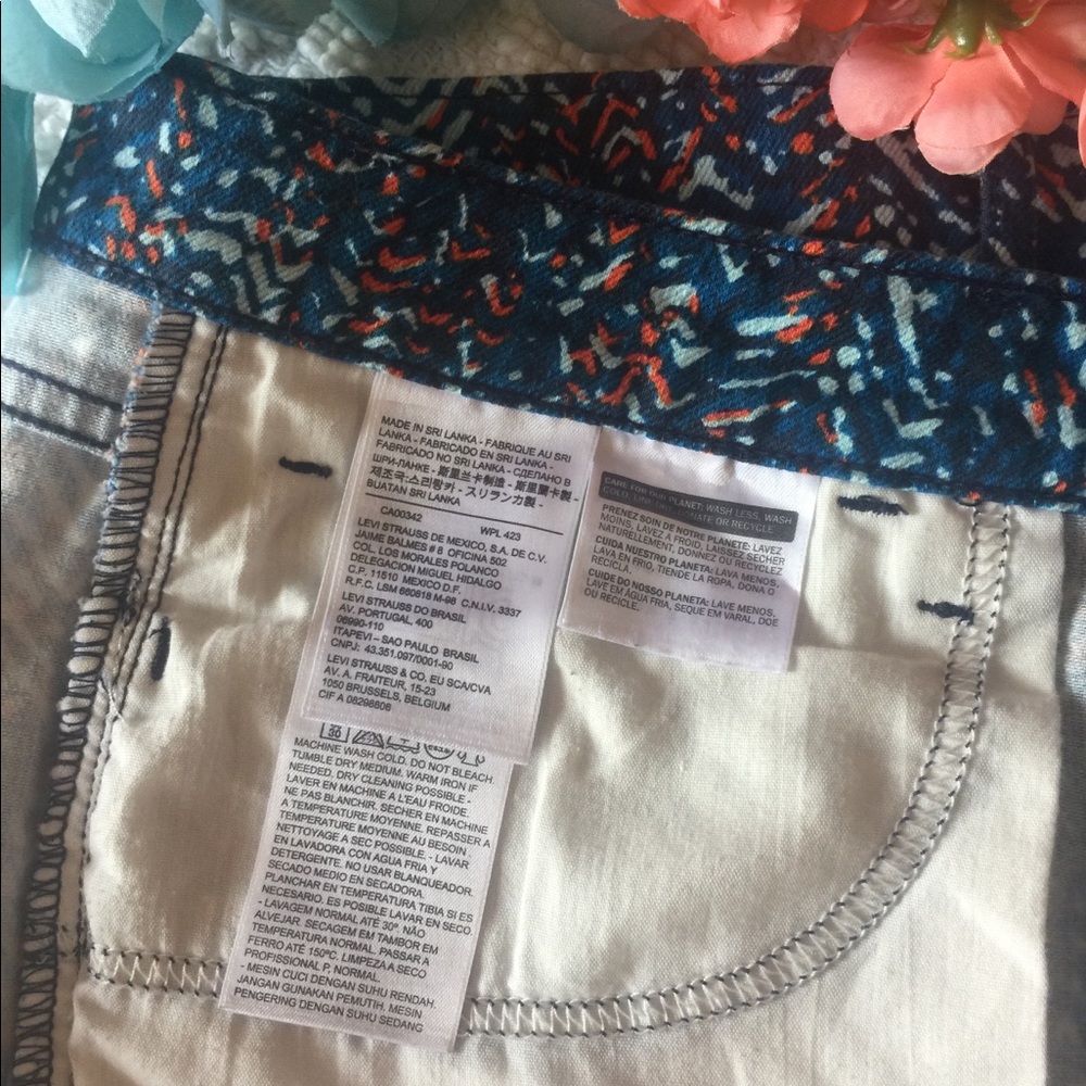 LEVI’S  Chevron Print Shorts - Picture 5 of 6